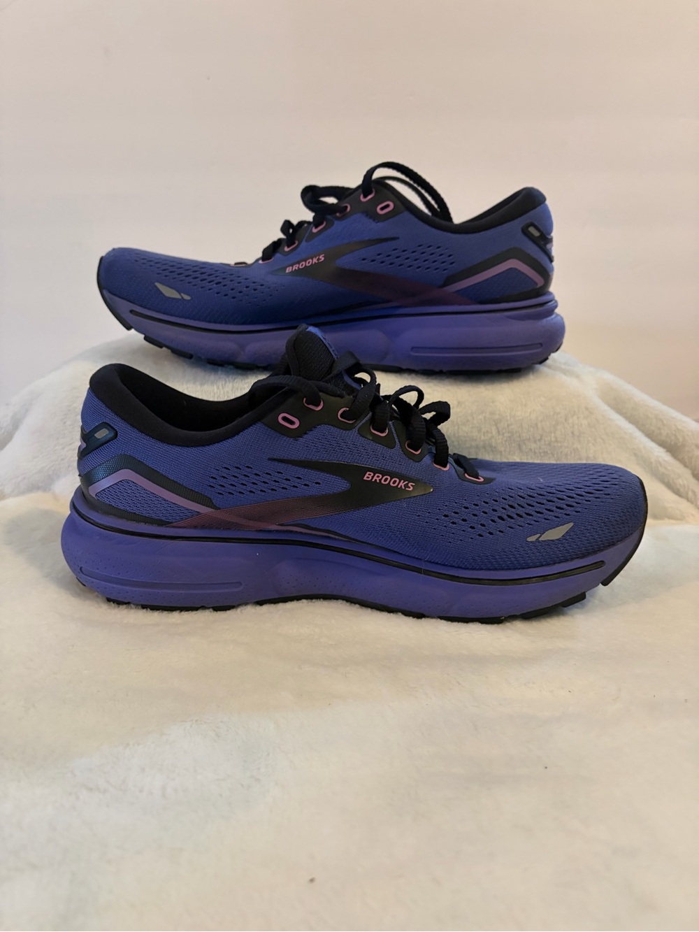 Brooks Ghost 15 Women's Size 9 Purple Pink Black Running Shoes 120380-1B-544